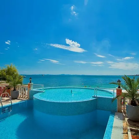 Rich * Nesebar